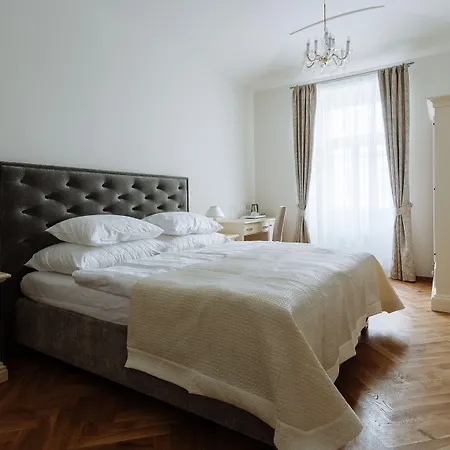 High Heaven * Prag