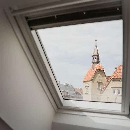 High Heaven * Prag